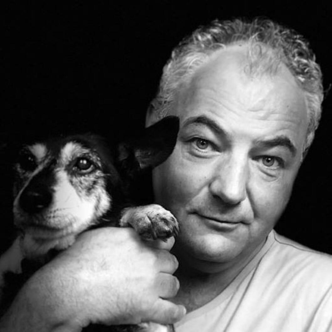 Leendert Douma met hondje Fien