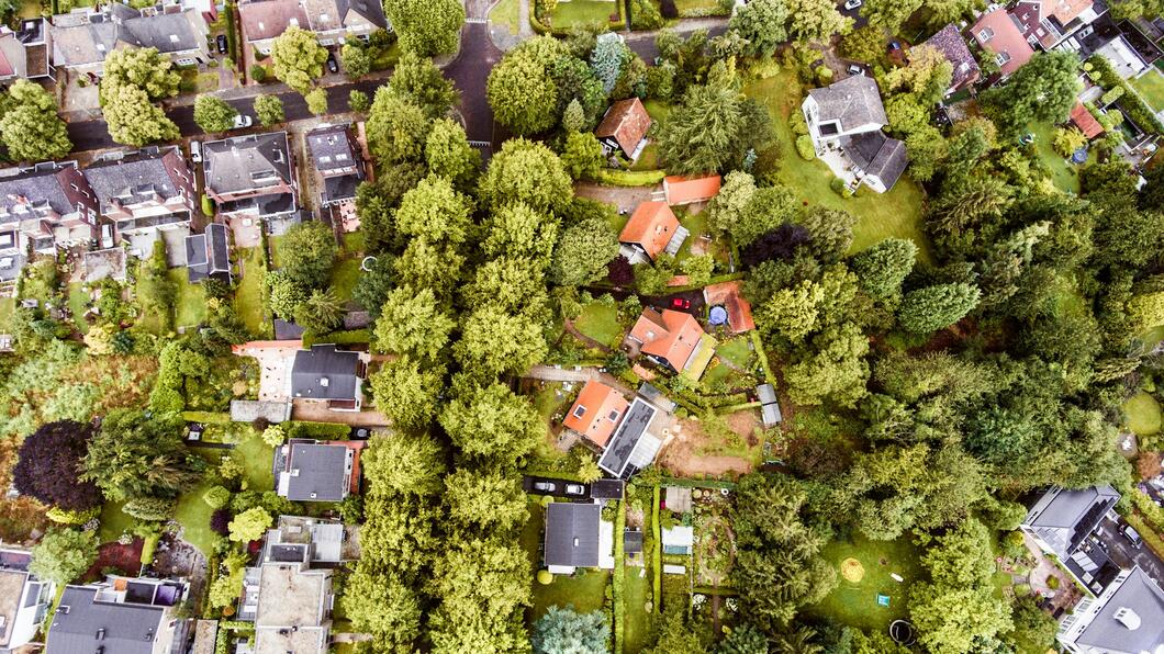 woningen van boven in het groen