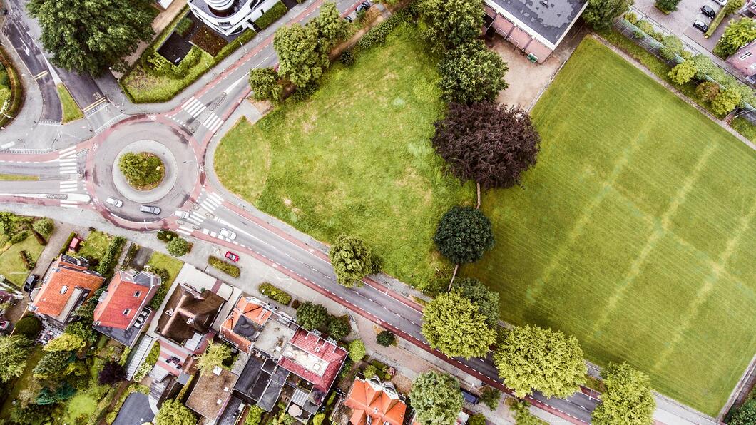 lokale infrastructuur - wegen en huizen
