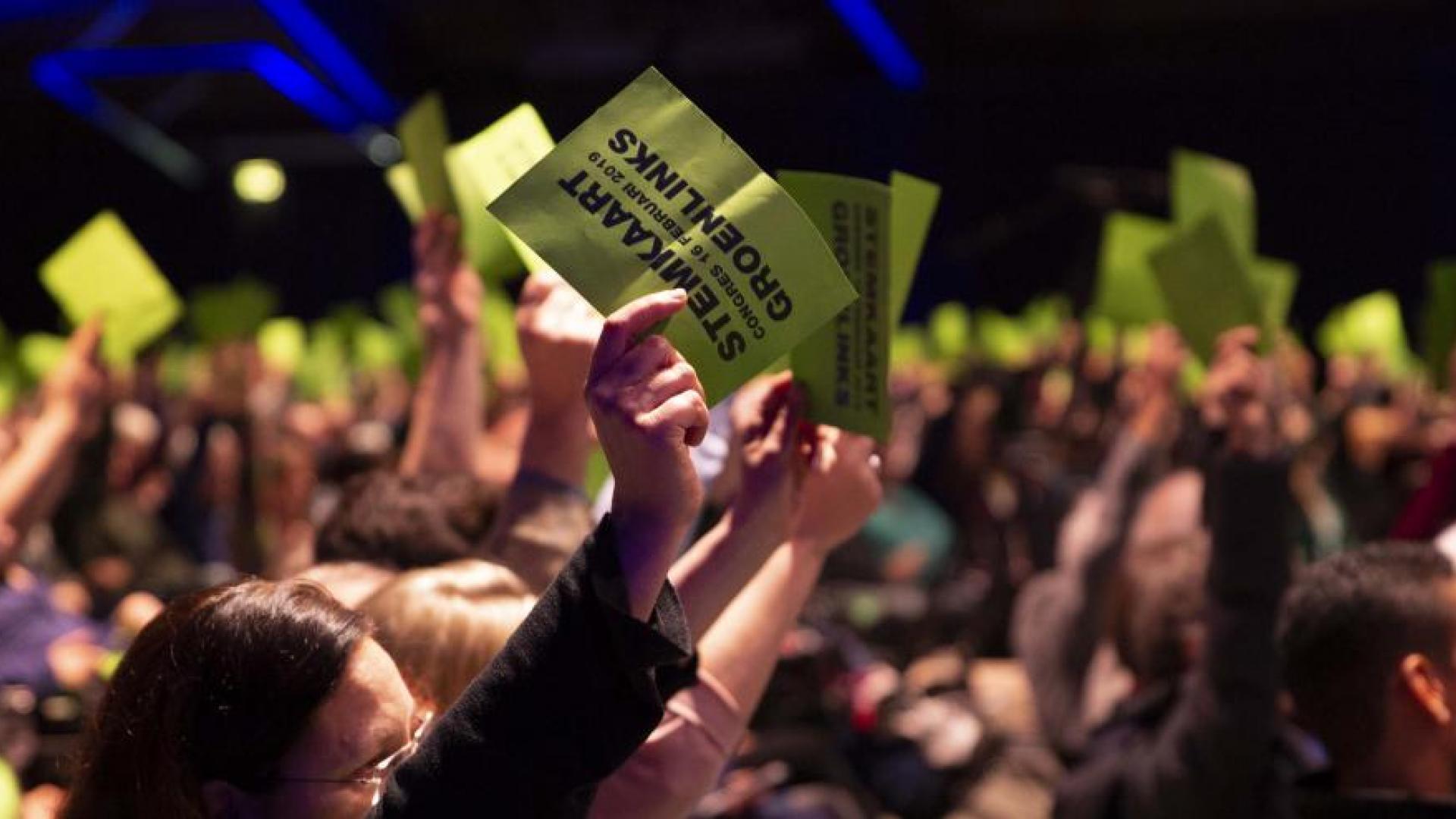 Congresleden stemmen met stemkaart