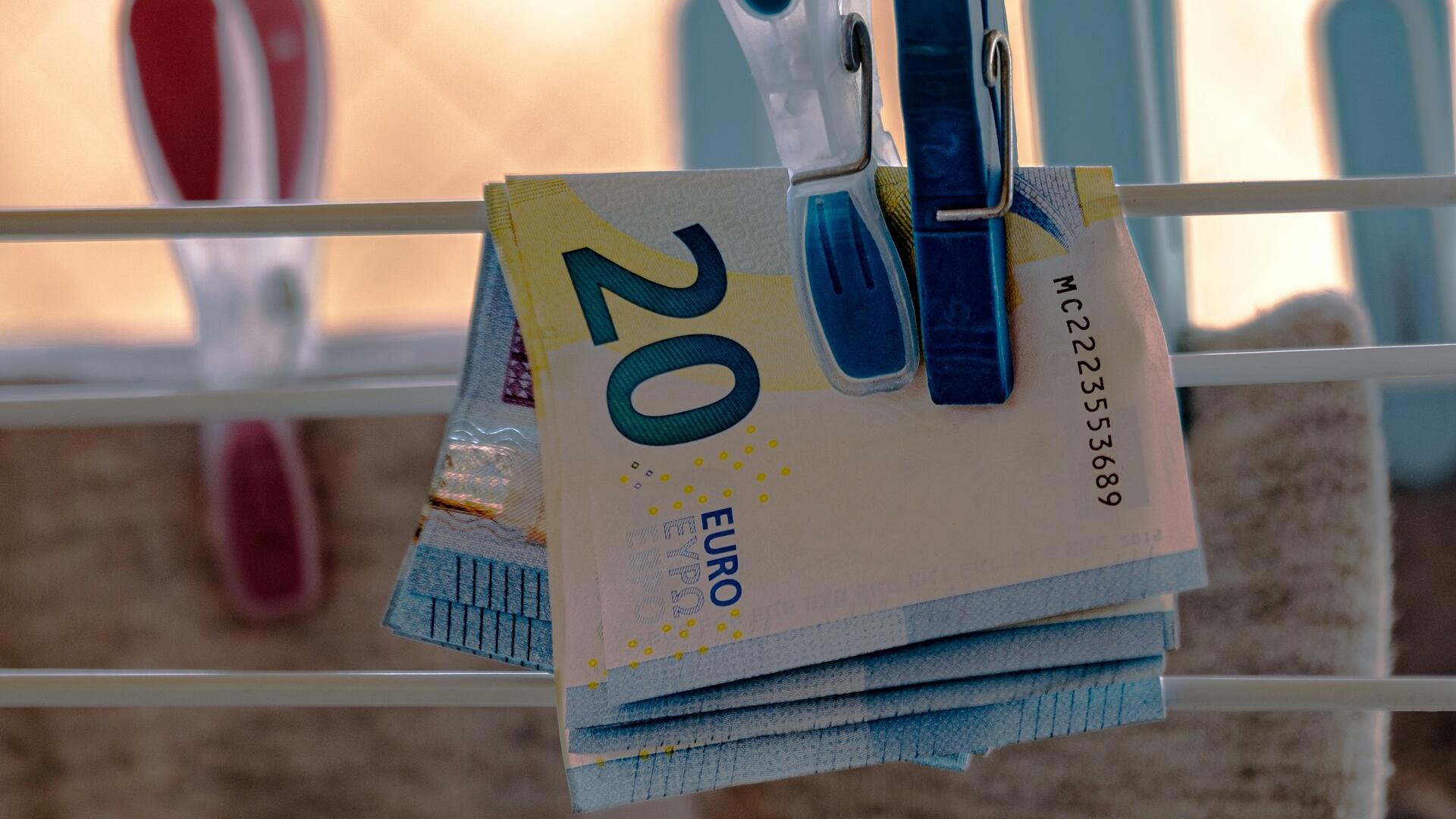 geld aan waslijn